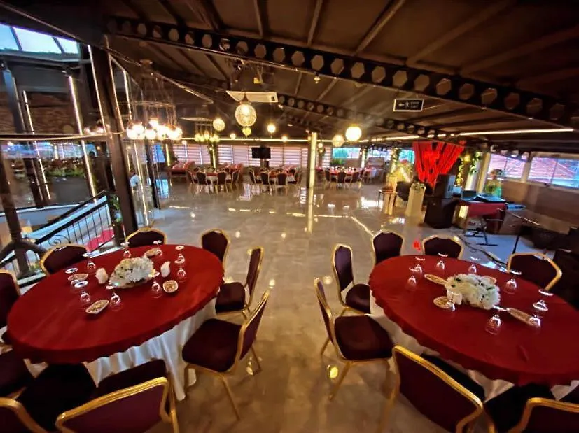 Yucel Hotel Usak 4*,